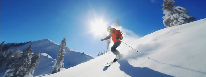 Trip Highlights Reiseideen Skiurlaub - Die Berge der Alpen, tiefverschneite Landschaftsidylle, überwältigende Naturschönheiten, begeistern Skifahrer, Snowboarder und Wintersportler aller Couleur gleichermaßen wie Schneeschuhwanderer, Genießer und Ruhesuchende. Es ist still geworden, die Natur ruht sich aus, der Winter ist ins Land gezogen. Leise rieseln die Schneeflocken auf Wiesen und Wälder, die Natur sammelt Kräfte für das nächste Jahr. Eine Pferdeschlittenfahrt durch den Winterwald und über glitzernd kristallweiße Sonnen-Plateaus lädt ein, zu romantischen Träumereien, und ist Erholung für Körper & Geist & Seele. Verweilen in einer urigen Almhütte bei Glühwein & Jagertee & deftigen kulinarischen Köstlichkeiten. Die Freude auf den nächsten Winterurlaub ist groß.